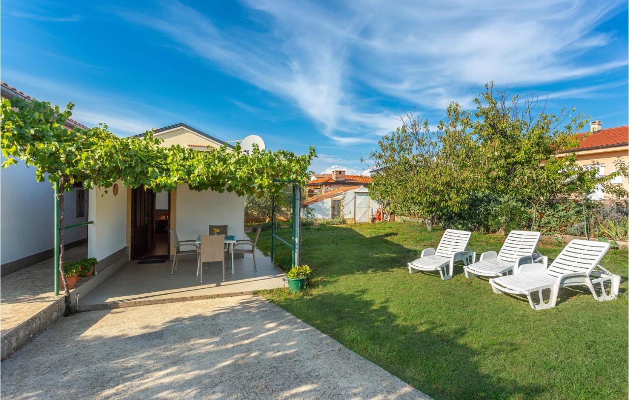 1 Bedroom Beautiful Apartment In Linardici Exterior photo